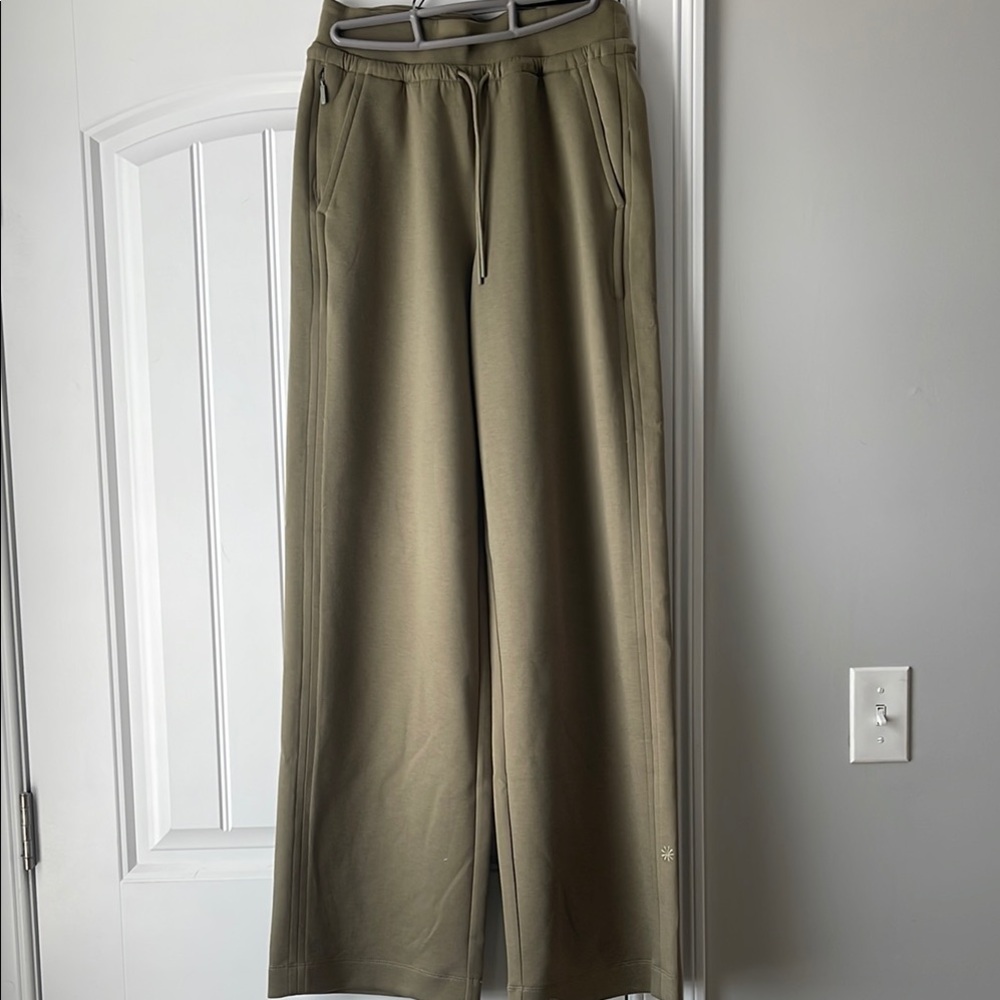 Women’s Athleta sweatpant. More like a casual athletic pant than sweatpant